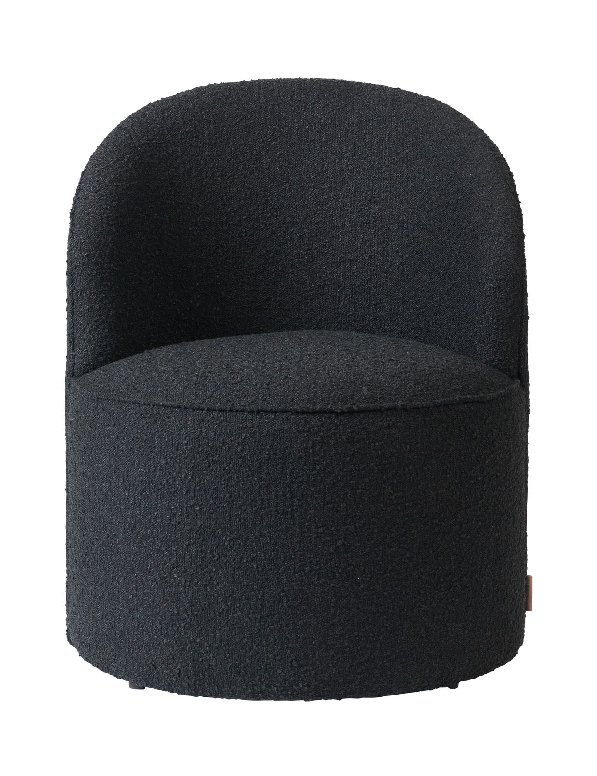 Cozy Living´s Stol Effie är klädd i ett högkvalitativt bouclé tyg vilket ger loungestolen sin unika struktur och sköna yta. Välj mellan enfärgad elegans eller den moderiktigt randiga. Färg: White Mått: B66 D67,5 H82,5 cm Sitthöjd: 46 cm Sittdjup: 52 cm Stoppning: Polyuretanskum Martindale: 79000