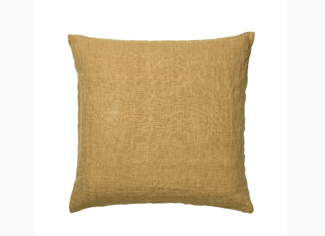 Luxury Light kuddfodral från Cozy Living i 100%, högkvalitativt linne med en mjuk, lyxig känsla. Kuddfodralet kommer i olika färger. - Kombinera gärna med en fin pläd från Cozy Living. - Storlek: 50x50 cm. - Kuddfodralet passar bra i vardagsrummet eller i bäddning.