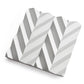 Vitt fat i betong.Ett fat från Tove Adman inspirerat av origamivikning. Reliefen gör att exempelvis frukt håller sig bättre pga luft underifrån. Dekorativt fat. Vit keramik.